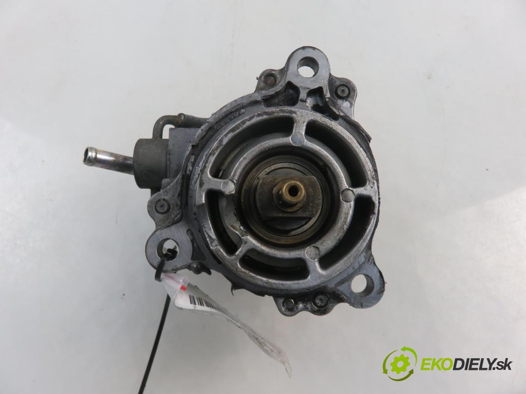 MAZDA PREMACY (CP) MINIVAN 2005 74,00 2.0 TD 101 - RF4F 1998,00 pumpa vakuová RF4F18G00 ; X2T58171A