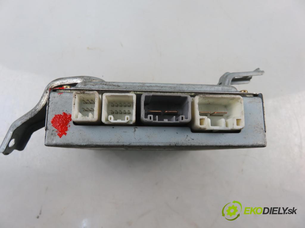 TOYOTA YARIS (_P1_) HB 2002 50,00 1.0 VVT- i 68 - 1SZ-FE 998,00 Riadiaca jednotka servočerpadlo 896500D011 ; 1129000340 (Riadiace jednotky)