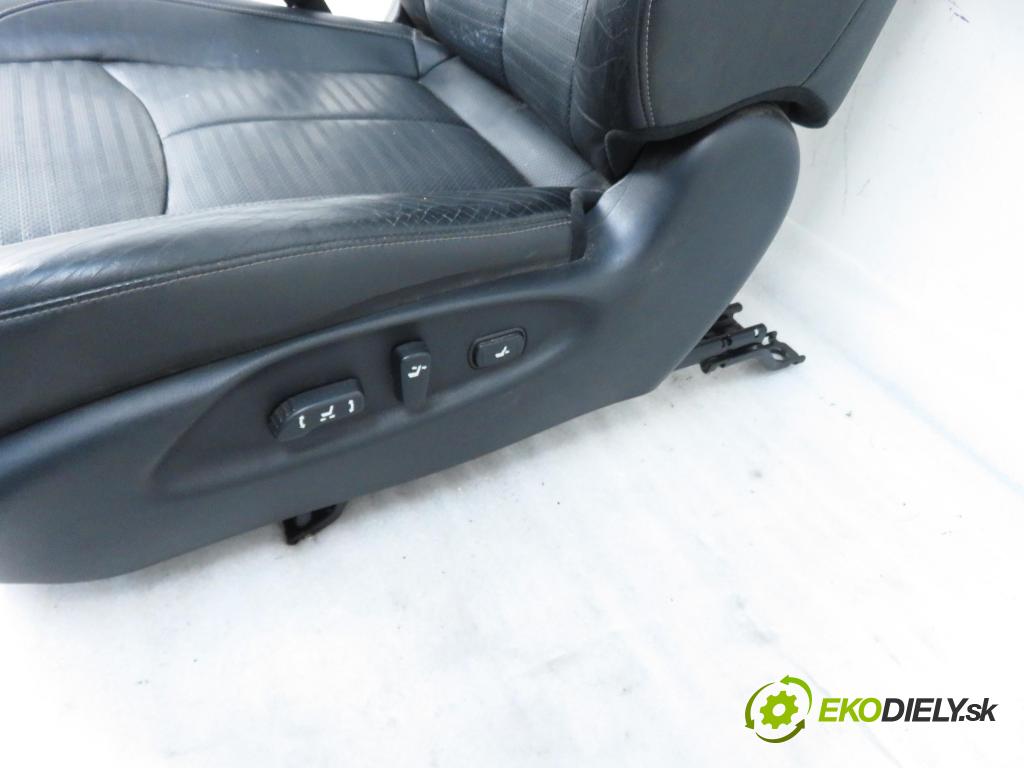 INFINITI M (Y51) SEDAN 2010 175,00 3.0d V6 238 - V9X 2993,00 Sedadlá, sedačky