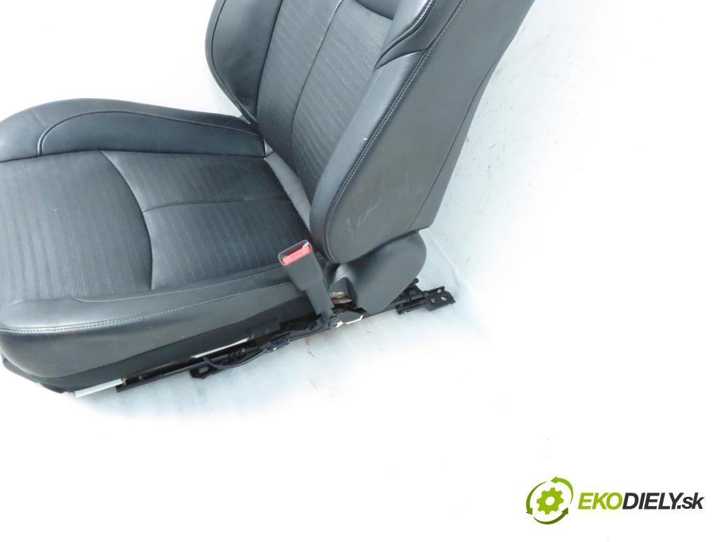 INFINITI M (Y51) SEDAN 2010 175,00 3.0d V6 238 - V9X 2993,00 Sedadlá, sedačky