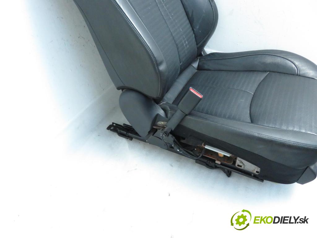 INFINITI M (Y51) SEDAN 2010 175,00 3.0d V6 238 - V9X 2993,00 Sedadlá, sedačky