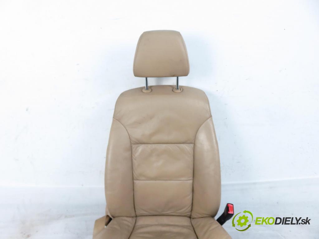 BMW 5 Touring (E61) KOMBI 2004 0,00 530 d - M57 D30 (306D2) 2993,00 Sedadlá, sedačky