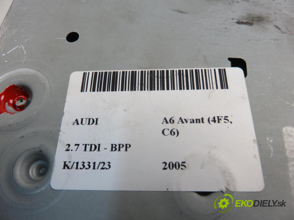AUDI A6 Avant (4F5, C6) KOMBI 2005 132,00 2.7 TDI - BPP 2698,00 čítač navigácie 4E0910887L ; 4E0919887C (Ostatné)
