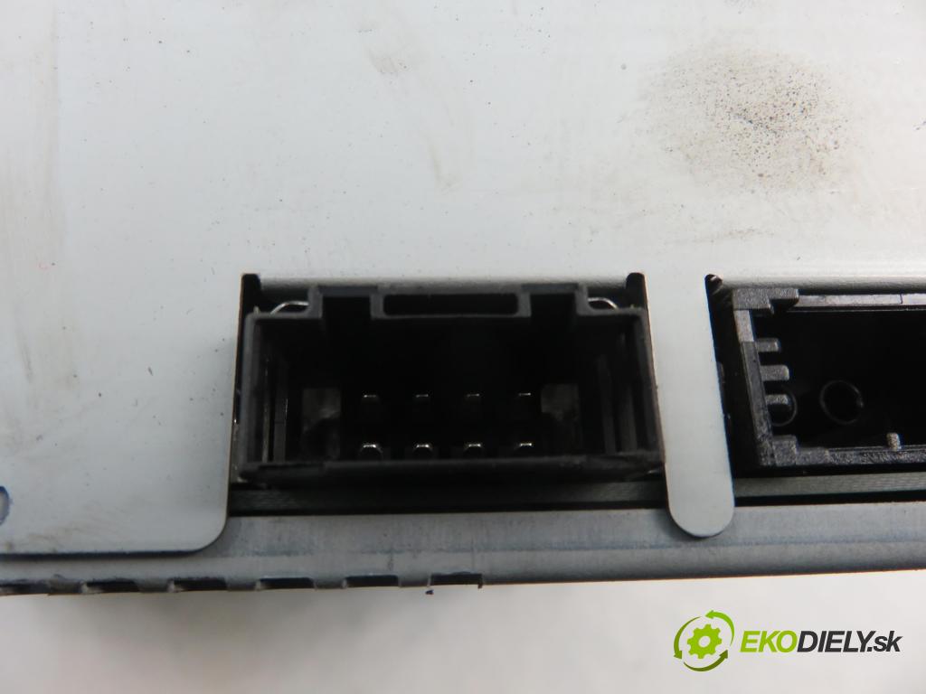 AUDI A6 Avant (4F5, C6) KOMBI 2005 132,00 2.7 TDI - BPP 2698,00 čítač navigácie 4E0910887L ; 4E0919887C (Ostatné)