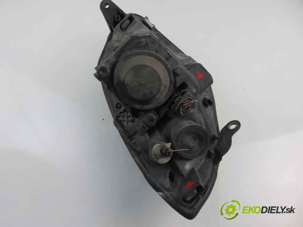 SKODA ROOMSTER Praktik (5J) FURGON 2007 59,00 1.4 TDI - BNV 1422,00 Svetlo LP