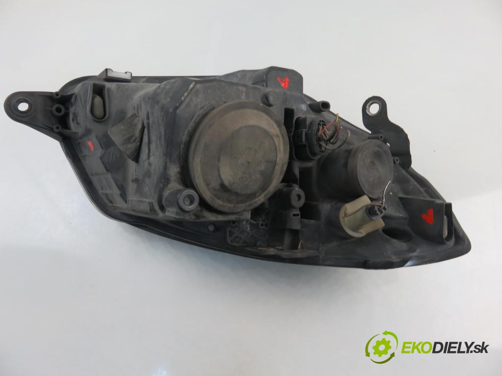 SKODA ROOMSTER Praktik (5J) FURGON 2007 59,00 1.4 TDI - BNV 1422,00 Svetlo LP