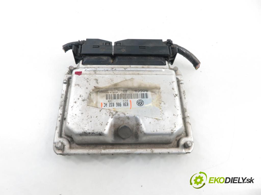 VW POLO (6N2) HB 1999 44,00 1.4 MPI 60 - AUD 1390,00 Riadiaca jednotka Motor 030906032AC ; 0261206549