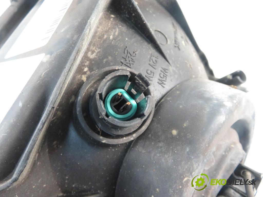 RENAULT CLIO II (BB_, CB_) HB 1998 43,00 1.2 8V 58 - D7F 720 1149,00 Svetlo PP 