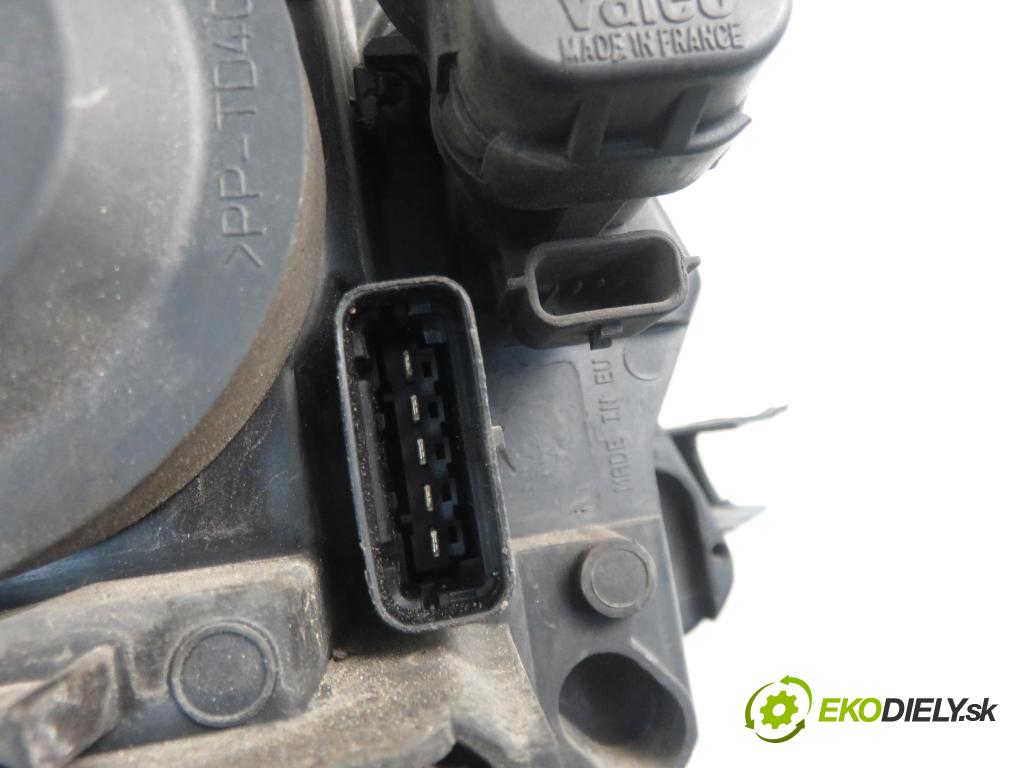 RENAULT ESPACE IV (JK0/1_) MINIVAN 2004 85,00 1.9 dCi 116 - F9Q 820 1870,00 Svetlo LP 8200394706