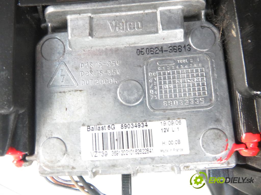 RENAULT ESPACE IV (JK0/1_) MINIVAN 2004 85,00 1.9 dCi 116 - F9Q 820 1870,00 Svetlo LP 8200394706