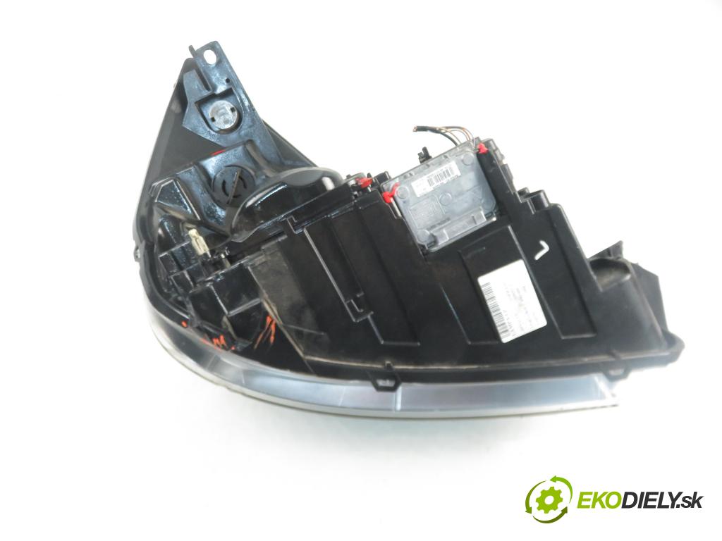 RENAULT ESPACE IV (JK0/1_) MINIVAN 2004 85,00 1.9 dCi 116 - F9Q 820 1870,00 Svetlo LP 8200394706
