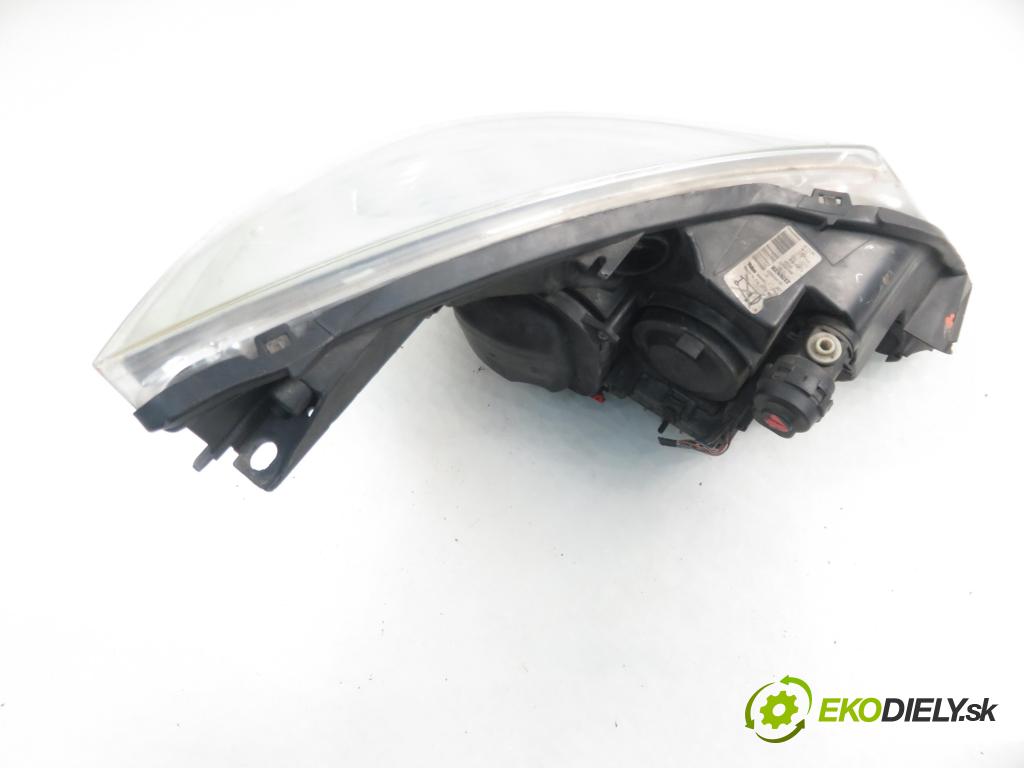 RENAULT ESPACE IV (JK0/1_) MINIVAN 2004 85,00 1.9 dCi 116 - F9Q 820 1870,00 Svetlo LP 8200394706