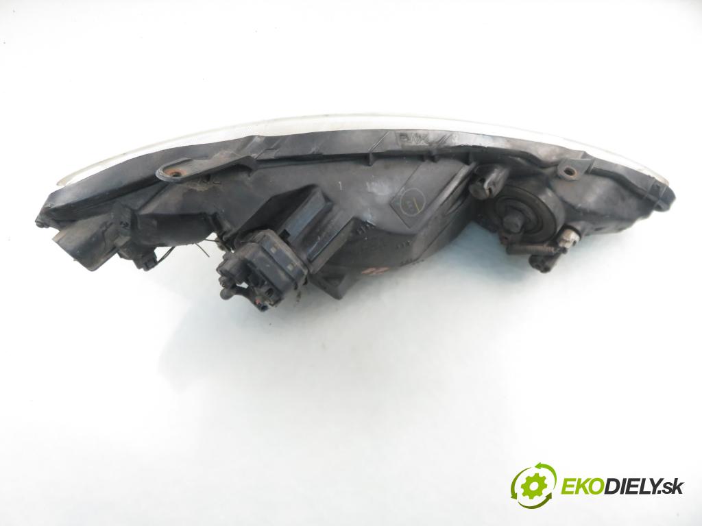 TOYOTA PREVIA (_R3_) MINIVAN 2002 85,00 2.0 D-4D 116 - 1CD-FTV 1995,00 Svetlo LP