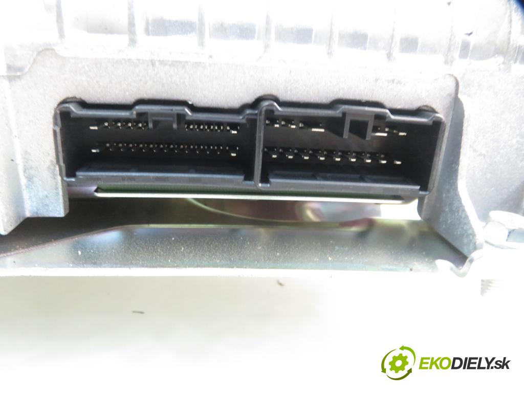 INFINITI M (Y51) SEDAN 2010 175,00 3.0d V6 238 - V9X 2993,00 Zosilňovač 280601MA1C (Zosilňovače)