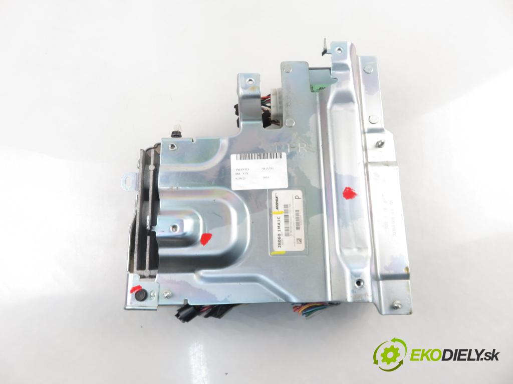 INFINITI M (Y51) SEDAN 2010 175,00 3.0d V6 238 - V9X 2993,00 Zosilňovač 280601MA1C (Zosilňovače)