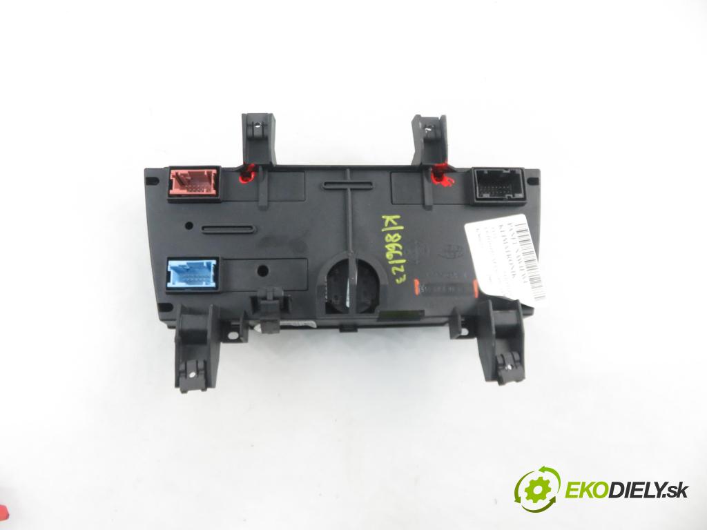 FIAT STILO (192_) HB 2005 85,00 1.9 JTD 115 - 192 A1.000 1910,00 Panel kúrenia KLIMATRONIK 555600001704