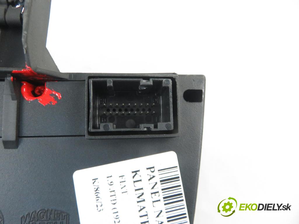 FIAT STILO (192_) HB 2005 85,00 1.9 JTD 115 - 192 A1.000 1910,00 Panel kúrenia KLIMATRONIK 555600001704