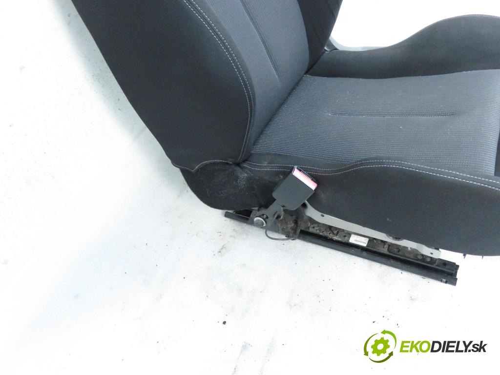 PEUGEOT RCZ COUPE 2010 115,00 1.6 16V THP - 5FV (EP6CDT) 1598,00 Sedadlá, sedačky
