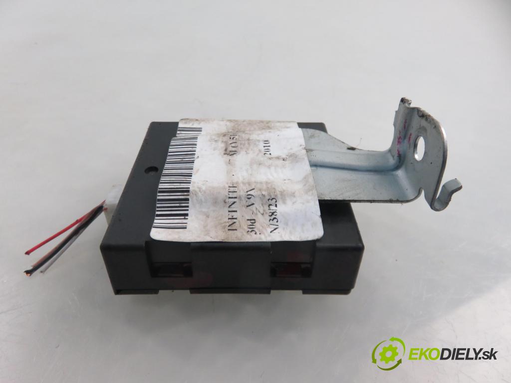 INFINITI M (Y51) SEDAN 2010 175,00 3.0d V6 238 - V9X 2993,00 Zosilňovač Antenní: 1788DFWC1G154 (Zosilňovače)