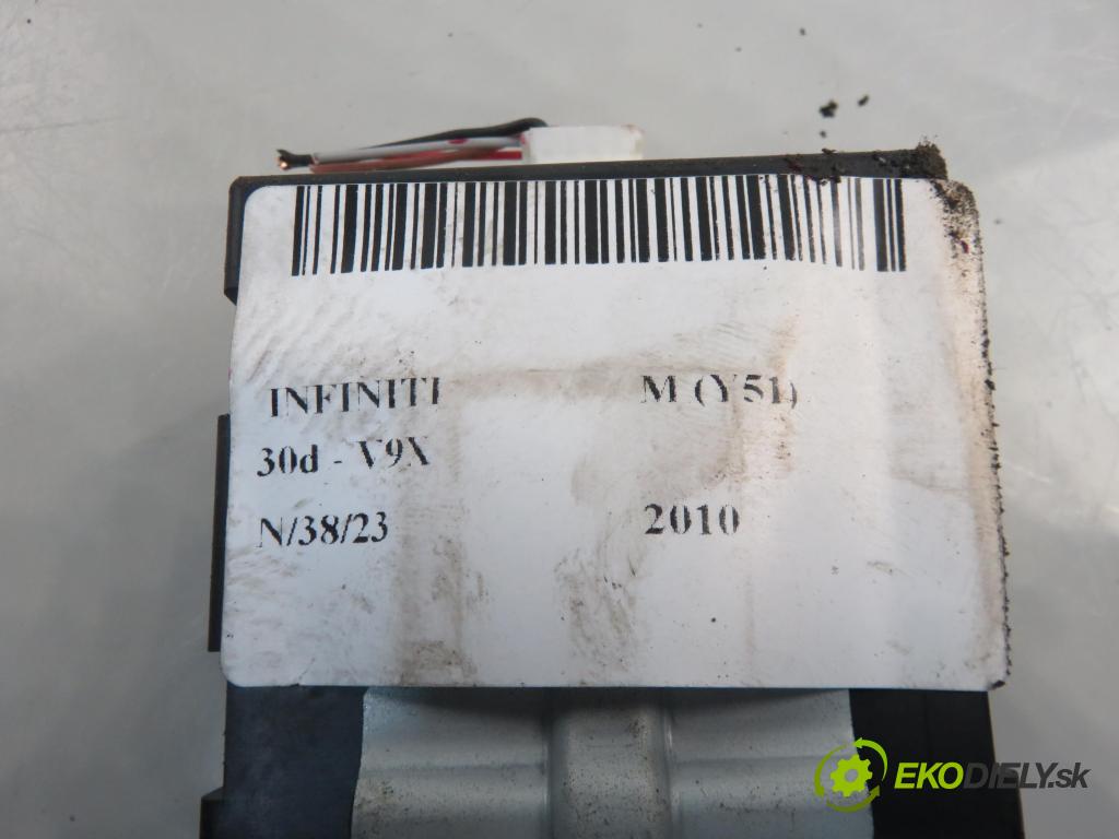 INFINITI M (Y51) SEDAN 2010 175,00 3.0d V6 238 - V9X 2993,00 Zosilňovač Antenní: 1788DFWC1G154 (Zosilňovače)