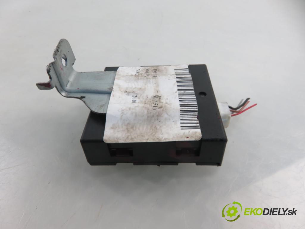 INFINITI M (Y51) SEDAN 2010 175,00 3.0d V6 238 - V9X 2993,00 Zosilňovač Antenní: 1788DFWC1G154 (Zosilňovače)