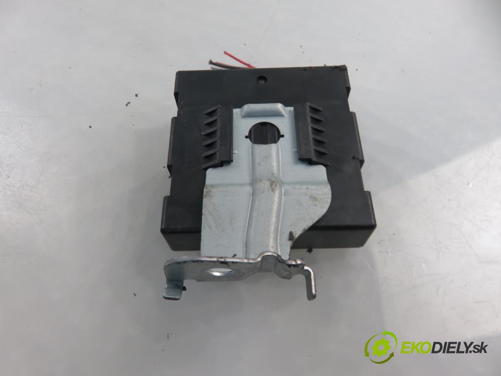 INFINITI M (Y51) SEDAN 2010 175,00 3.0d V6 238 - V9X 2993,00 Zosilňovač Antenní: 1788DFWC1G154 (Zosilňovače)