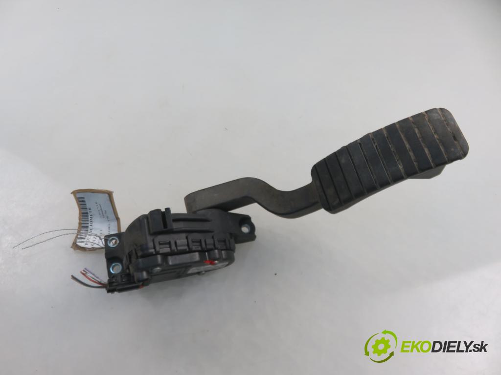 RENAULT LAGUNA II Grandtour (KG0/1_) KOMBI 2002 0,00 1.9 dCI (KG0E) - F9Q 752 1870,00 Potenciometer plynového pedálu 8200002904 (Pedále)