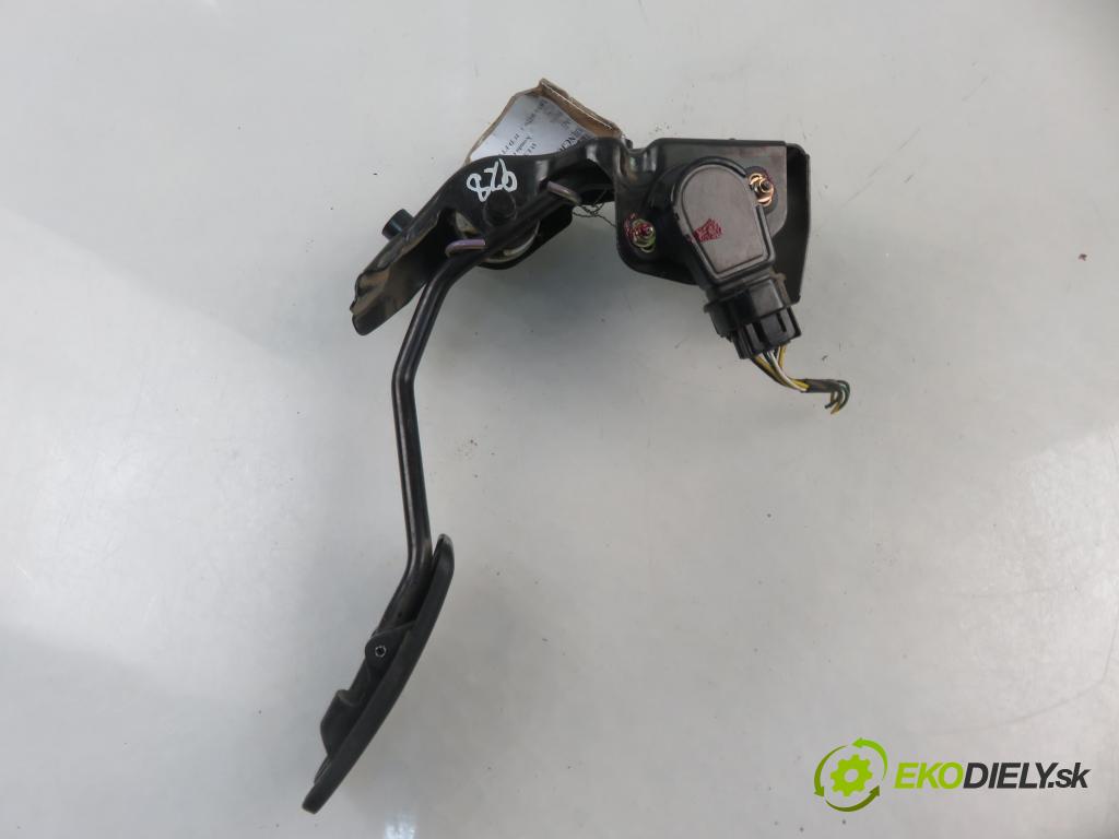 TOYOTA AVENSIS Kombi (_T25_) KOMBI 2004 85,00 2.0 D-4D 116 - 1CD-FTV 1995,00 Potenciometer plynového pedálu  (Pedále)