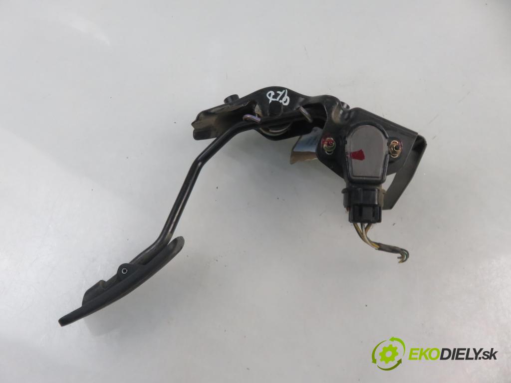 TOYOTA AVENSIS Kombi (_T25_) KOMBI 2004 85,00 2.0 D-4D 116 - 1CD-FTV 1995,00 Potenciometer plynového pedálu  (Pedále)