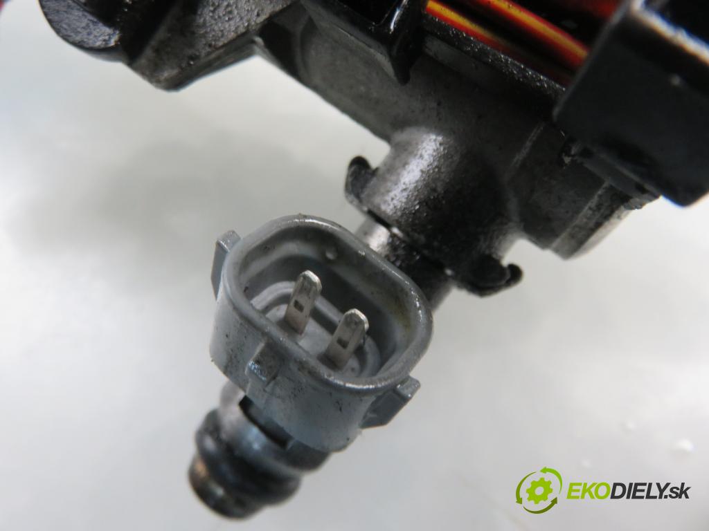 VW LUPO (6X1, 6E1) HB 2000 55,00 1.4 16V - AUA 1390,00 Lišta vstrekovacia 036031G ; 036133319 (Vstrekovacie lišty)