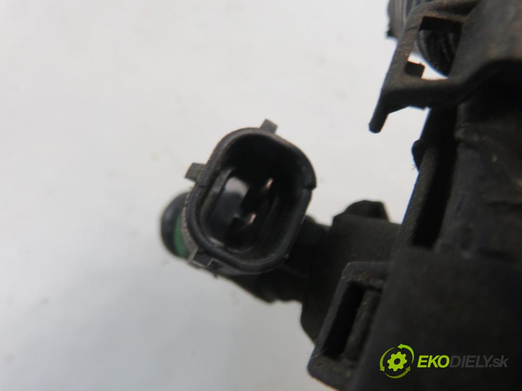 VW POLO (9N_) HB 2003 47,00 1.2 12V 64 - AZQ 1198,00 Lišta vstrekovacia 03E133319 ; 03E906031 (Vstrekovacie lišty)