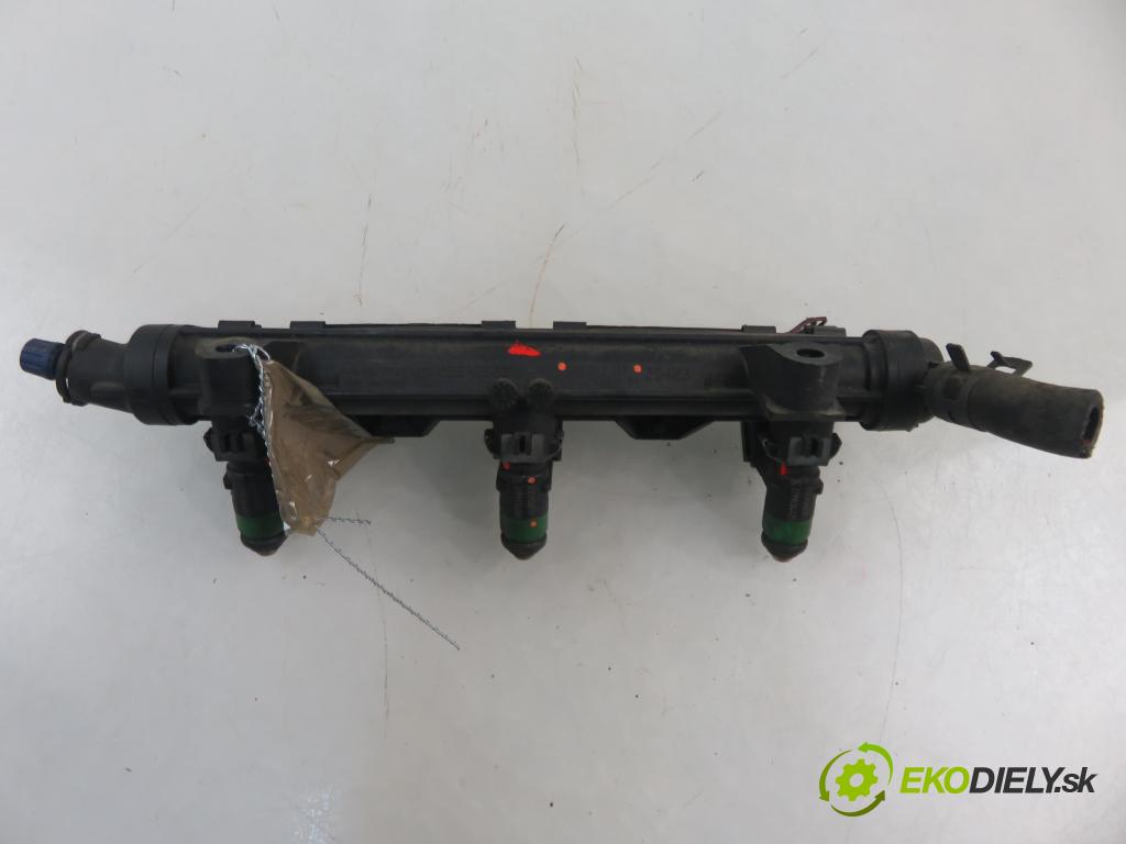 VW POLO (9N_) HB 2003 47,00 1.2 12V 64 - AZQ 1198,00 Lišta vstrekovacia 03E133319 ; 03E906031 (Vstrekovacie lišty)