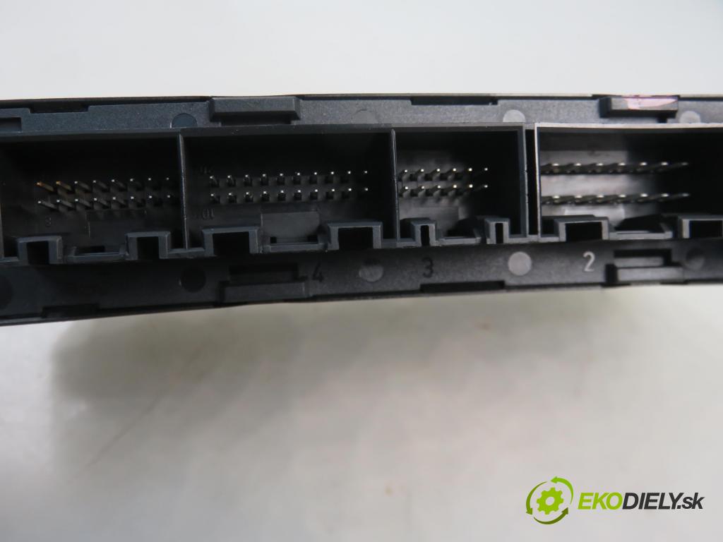 AUDI A4 (8E2, B6) SEDAN 2001 96,00 1.9 TDI PD 130 - AWX 1896,00 MODUL komfortu 8E0959433K