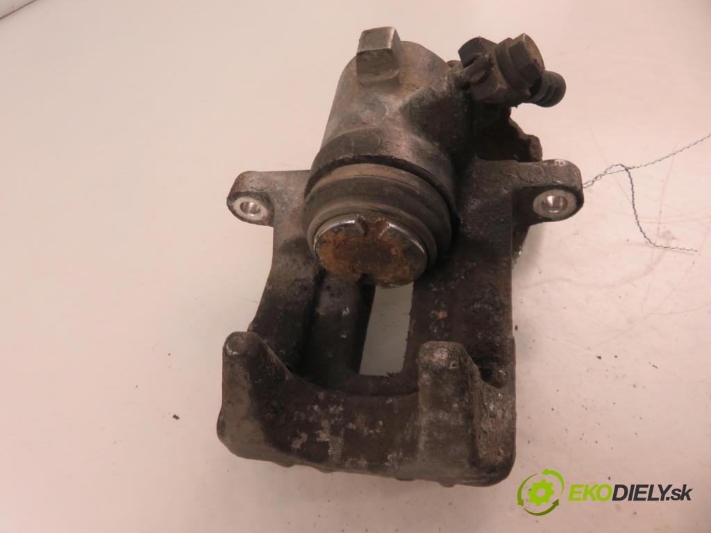 AUDI A6 Avant (4B5, C5) KOMBI 1999 121,00 2.4 quattro - APS 2393,00 Brzdič strmeň pravé zadné