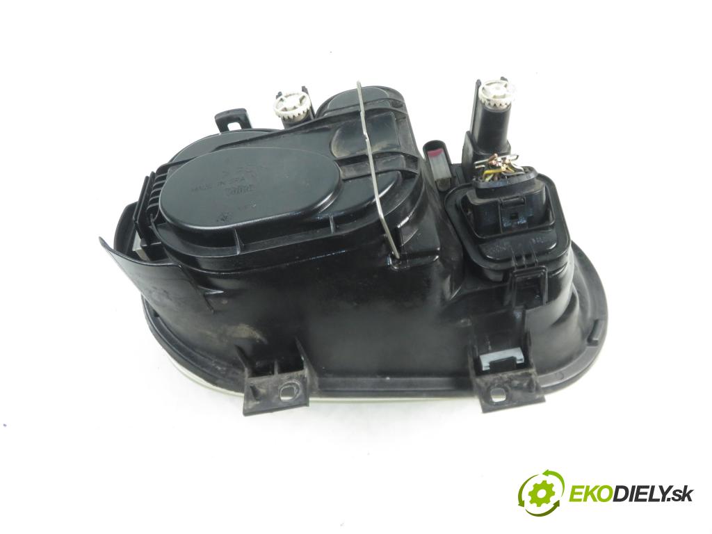 VW GOLF IV (1J1) HB 1998 55,00 1.4 16V 75 - AKQ 1390,00 Svetlo LP