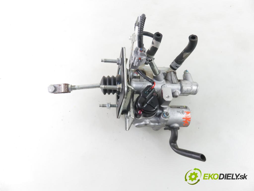 LEXUS RX (_U3_) SUV 2008 155,00 3.3 400h AWD 211/272- 3MZ-FE 3311,00 Posilovač 13811010420 ; 13801010450 (Servočerpadlá, pumpy riadenia)