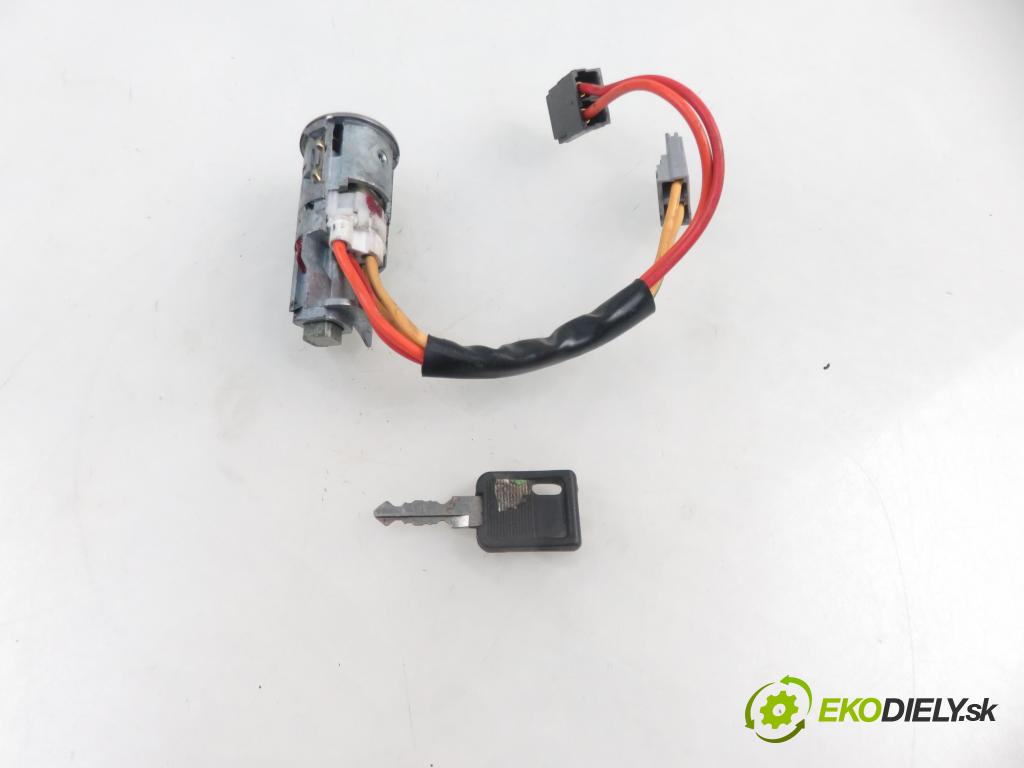 RENAULT MASTER II Skrzynia (FD) BUS 1999 59,00 2.5 D - S8U 770 2499,00 spinačka  (Spínacie skrinky a kľúče)