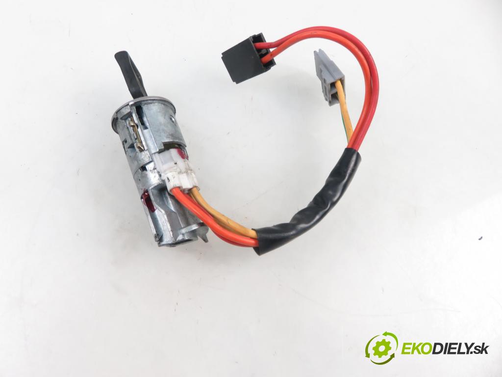 RENAULT MASTER II Skrzynia (FD) BUS 1999 59,00 2.5 D - S8U 770 2499,00 spinačka  (Spínacie skrinky a kľúče)