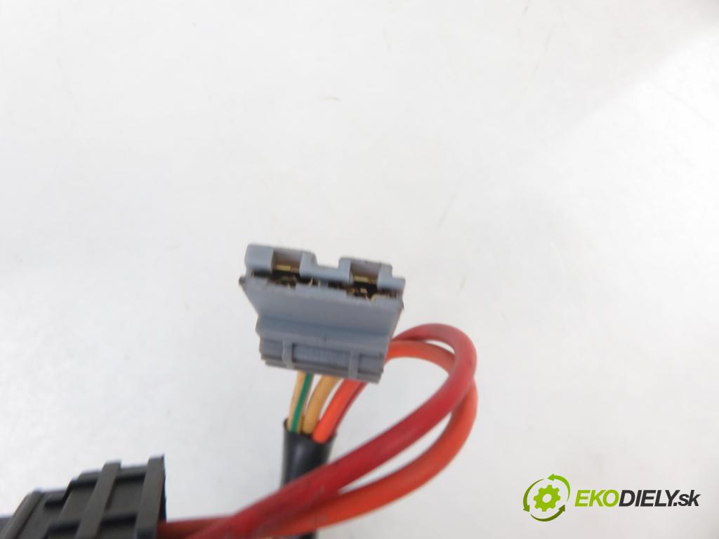 RENAULT MASTER II Skrzynia (FD) BUS 1999 59,00 2.5 D - S8U 770 2499,00 spinačka  (Spínacie skrinky a kľúče)