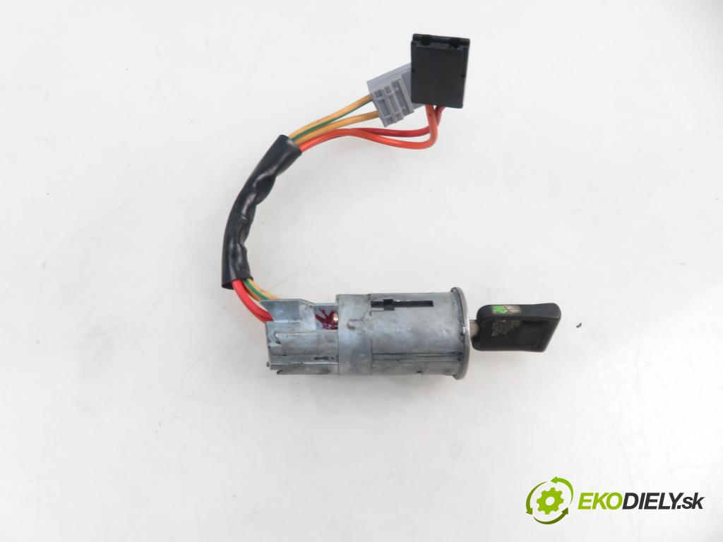 RENAULT MASTER II Skrzynia (FD) BUS 1999 59,00 2.5 D - S8U 770 2499,00 spinačka  (Spínacie skrinky a kľúče)