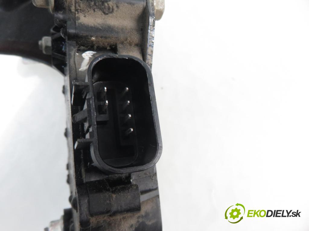 CHRYSLER VOYAGER IV (RG, RS) MINIVAN 2003 105,00 2.5 CRD 143 - ENJ 2499,00 Potenciometer plynového pedálu 04861650AB (Pedále)