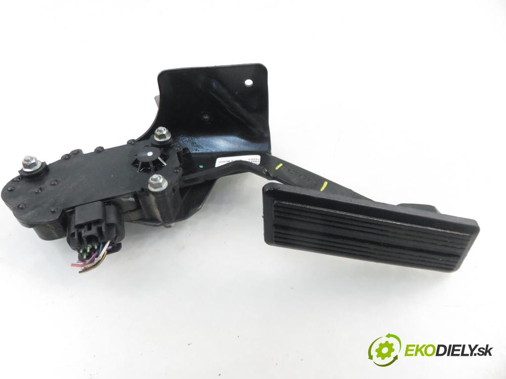 CHRYSLER VOYAGER IV (RG, RS) MINIVAN 2003 105,00 2.5 CRD 143 - ENJ 2499,00 Potenciometer plynového pedálu 04861650AB (Pedále)