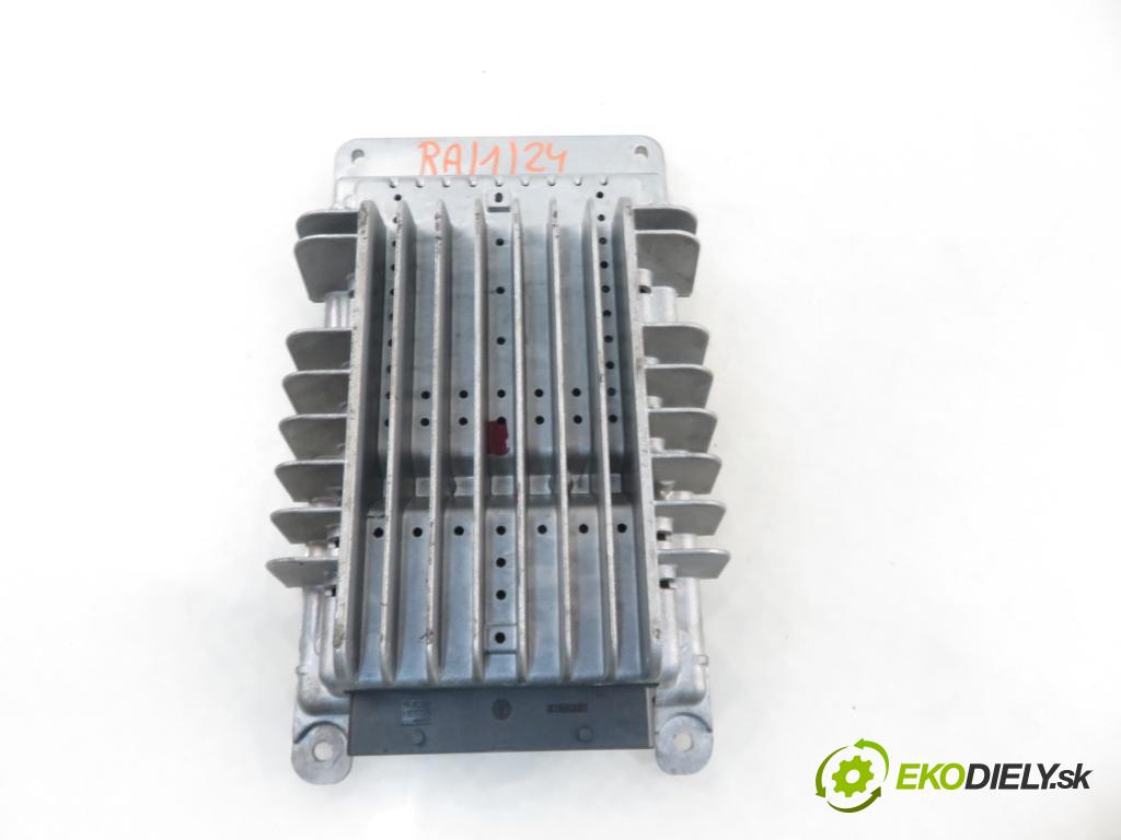 AUDI A4 kabriolet (8H7, B6, 8HE, B7) CABRIO 2009 103,00 2.0 TDI - BPW 1968,00 Zosilňovač 8H0035223D (Zosilňovače)