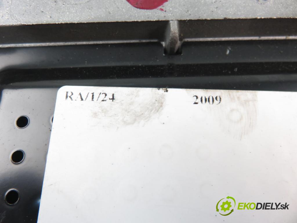 AUDI A4 kabriolet (8H7, B6, 8HE, B7) CABRIO 2009 103,00 2.0 TDI - BPW 1968,00 Zosilňovač 8H0035223D (Zosilňovače)