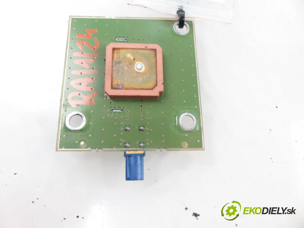 AUDI A4 kabriolet (8H7, B6, 8HE, B7) CABRIO 2009 103,00 2.0 TDI - BPW 1968,00 Zosilňovač Antenní: 8H0919889A (Zosilňovače)