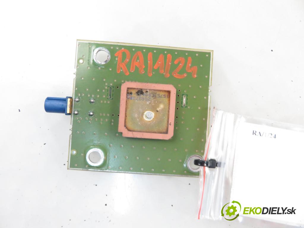 AUDI A4 kabriolet (8H7, B6, 8HE, B7) CABRIO 2009 103,00 2.0 TDI - BPW 1968,00 Zosilňovač Antenní: 8H0919889A (Zosilňovače)