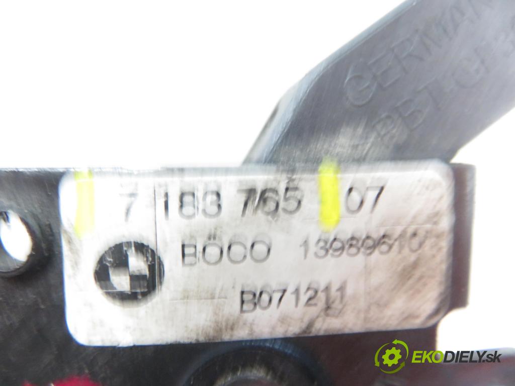 BMW 5 (F10) SEDAN 2011 0,00 520 d - N47 D20 C 1995,00 zámok kapoty 7183765 ; 7183764 ; 7183763
