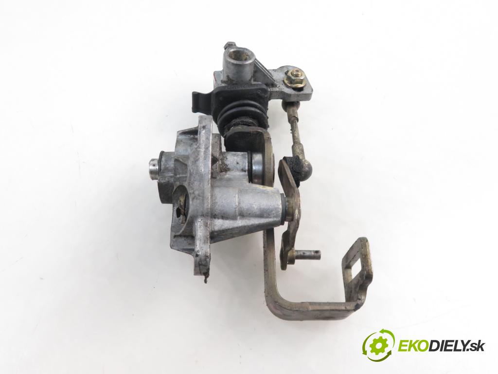 VW POLO (6N1) HB 1997 44,00 1.4 60 1390,00 Kulisa prevodovky 6N0711089A