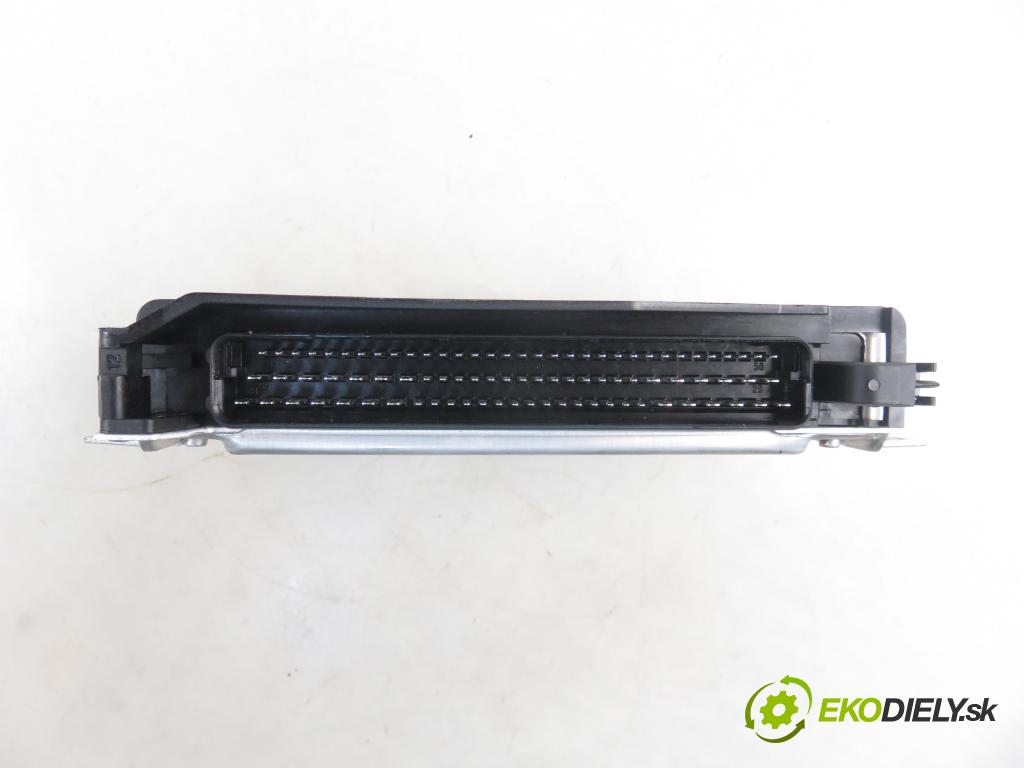 AUDI A6 Avant (4B5, C5) KOMBI 1999 121,00 2.4 quattro - APS 2393,00 Riadiaca jednotka prevodovky 4B0927156AM ; 6058006144 ; 0260002649