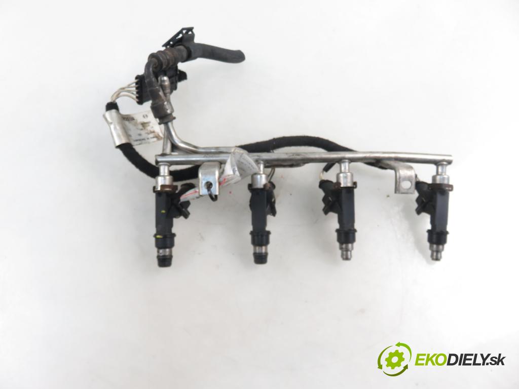 OPEL MERIVA A nadwozie wielkoprzestrzenne (MPV) (X03) MINIVAN 2003 64,00 1.6 - Z 16 SE 1598,00 Lišta vstrekovacia 25317316 (Vstrekovacie lišty)